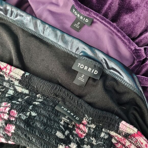 Torrid lot: 1 tank, 1 shirt, 1 dress, plus size, size 2x party casual - Picture 9 of 9